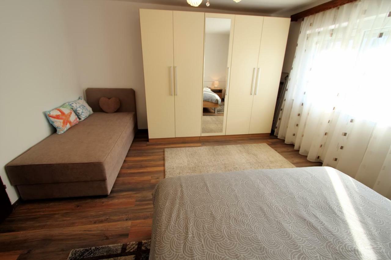 Ferienwohnung Nikolina I Katarina Otočac Exterior foto